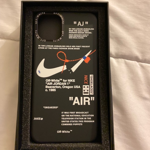 IPhone 11 Pro Max phone case - Picture 3 of 3